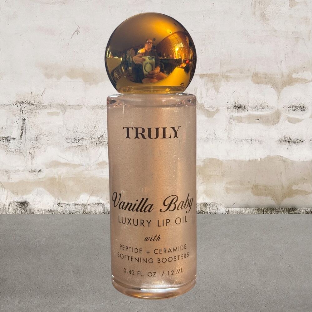 Truly Luxury Peptide Lip Oil in Vanilla Baby NEW